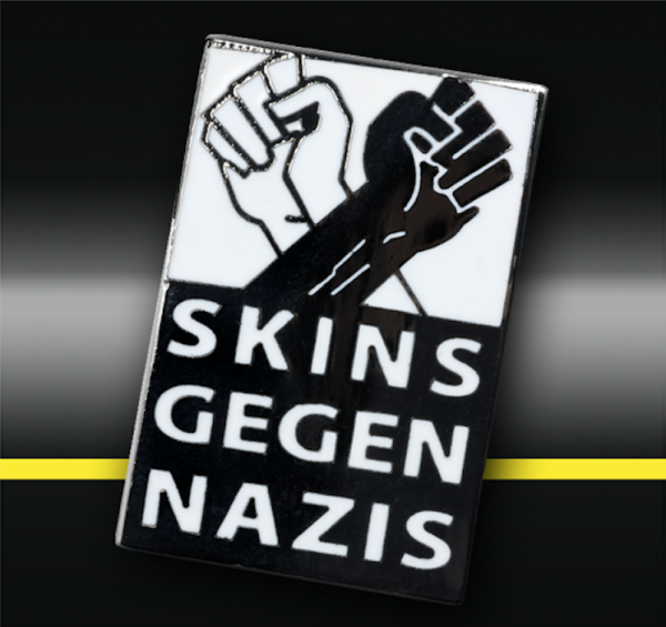 Metal-Pin "Skins gegen Nazis"